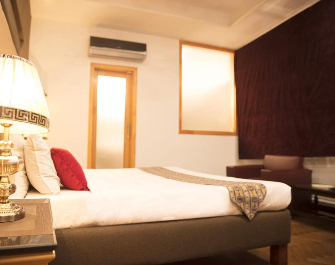 Lawrence View Hotel, Лахор Экстерьер фото