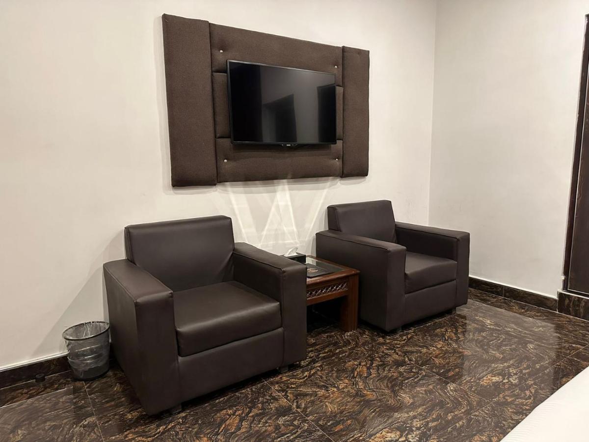 Lawrence View Hotel, Лахор Экстерьер фото